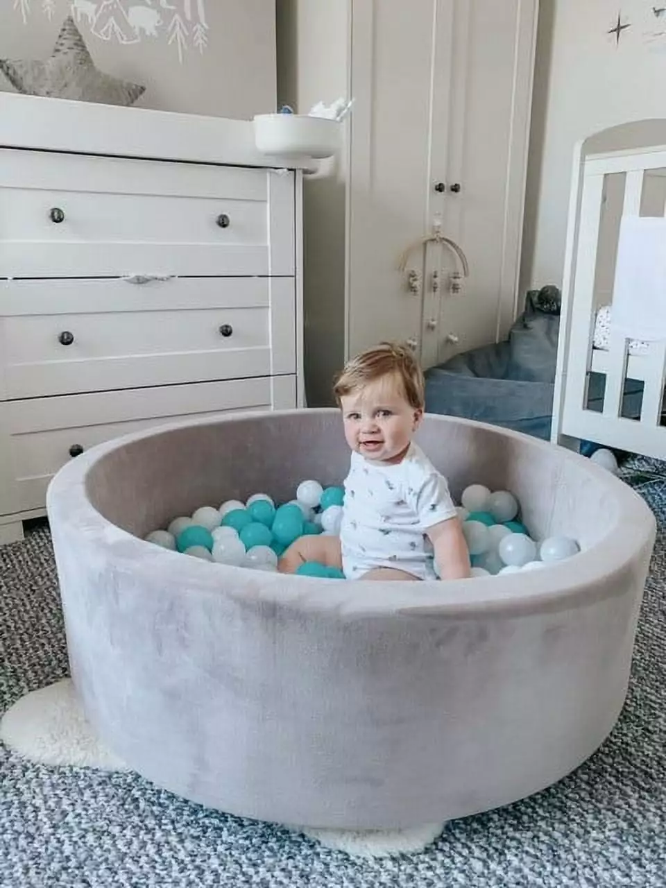 Nuby Grey Velvet Ball Pit with 200 Aqua. White. & Grey Balls